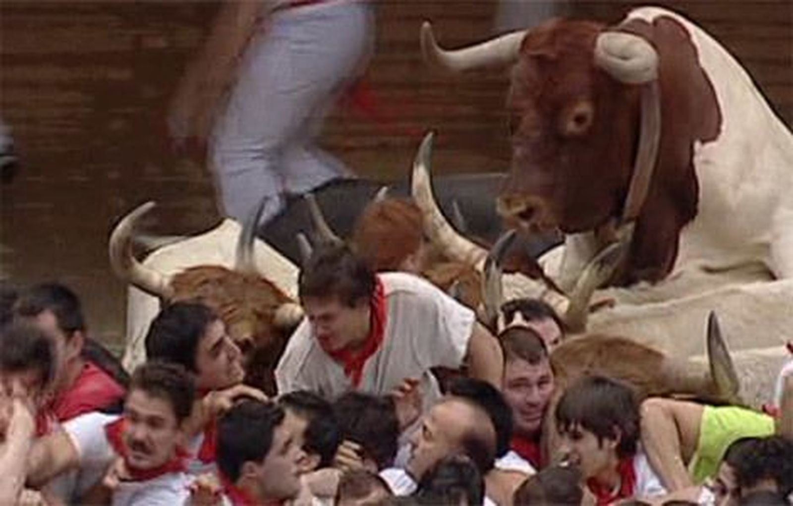 Dramático encierro en los Sanfermines debido a un tapón en la entrada de la Plaza de Toros
