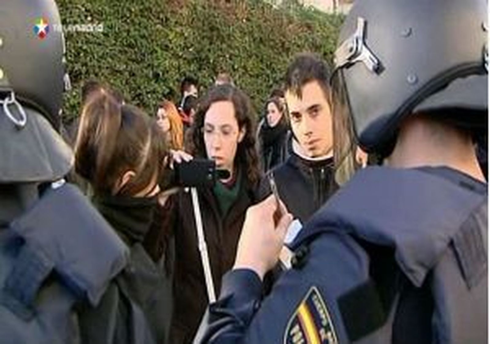 Insultar o amenazar a un policía en una manifestación se sancionará con hasta 30.000 euros
