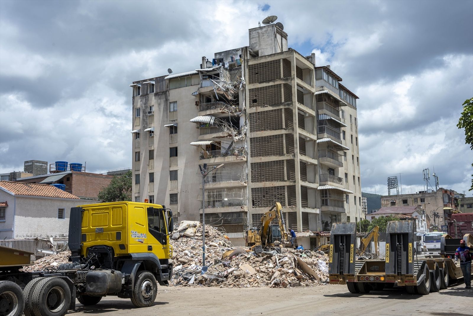 Edificio derrumbado tras los terremotos de Venezuela