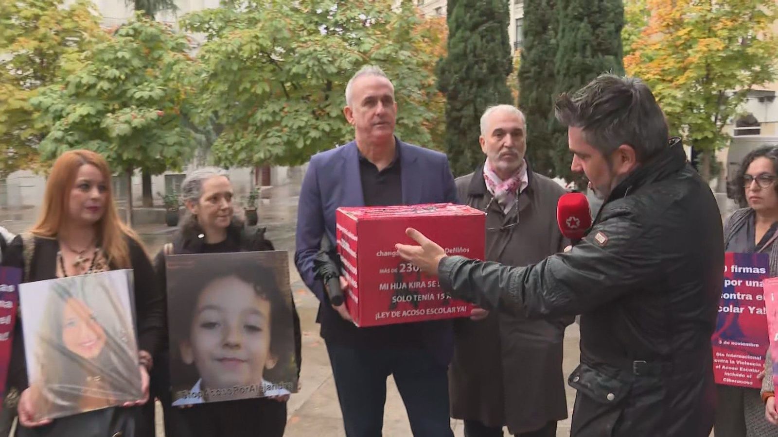 230.000 firmas en el Congreso contra el acosos escolar