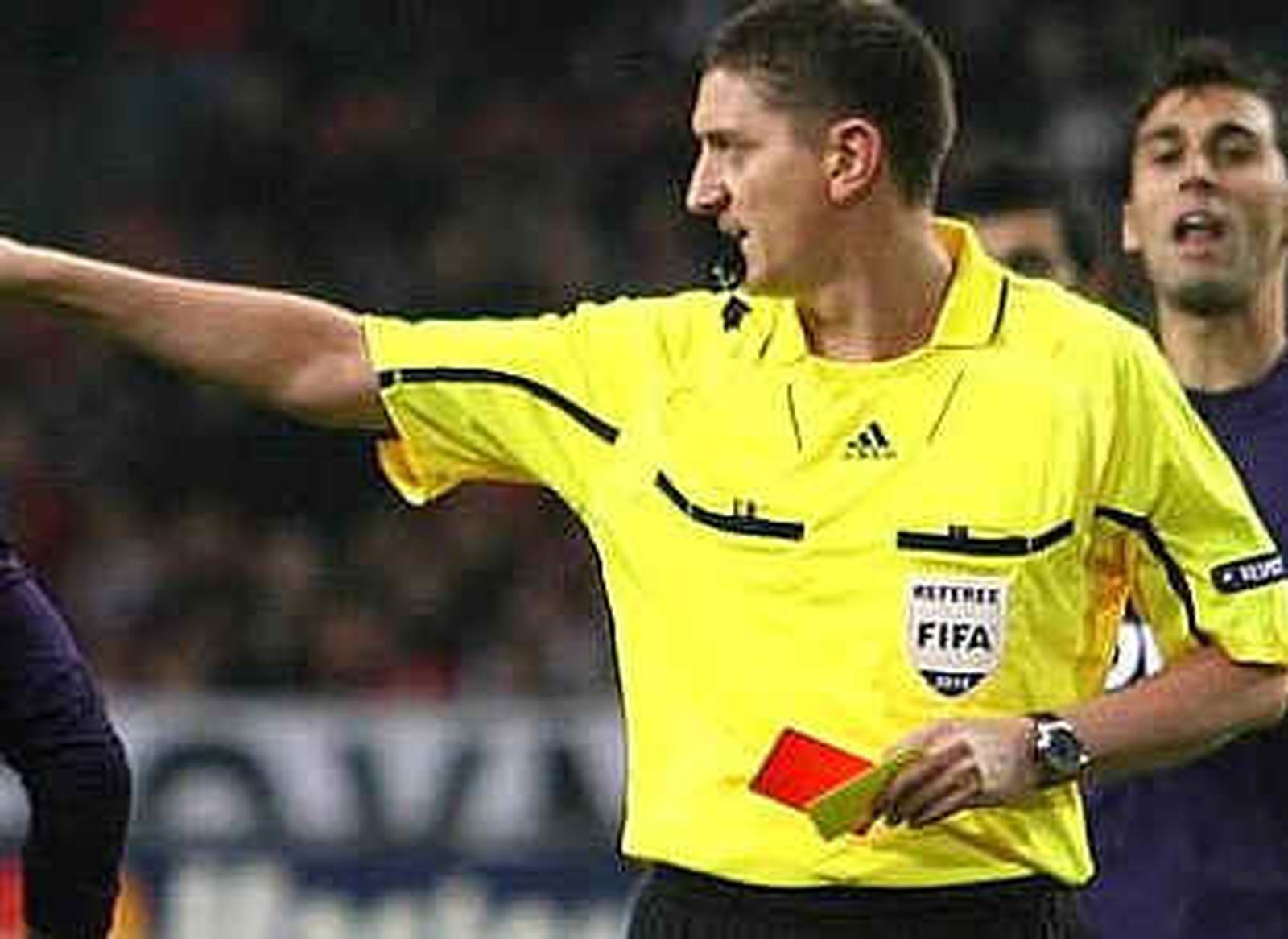 UEFA sancionará las tarjetas voluntarias con dos partidos