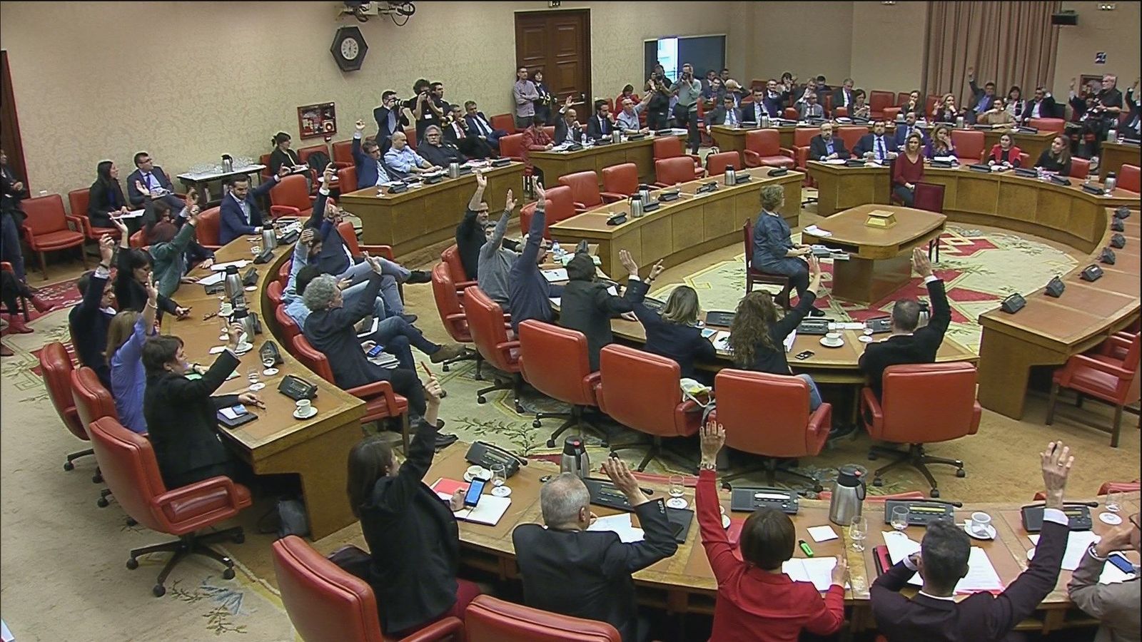 Ratificados los 6 decretos ley de los "viernes sociales" de Sánchez