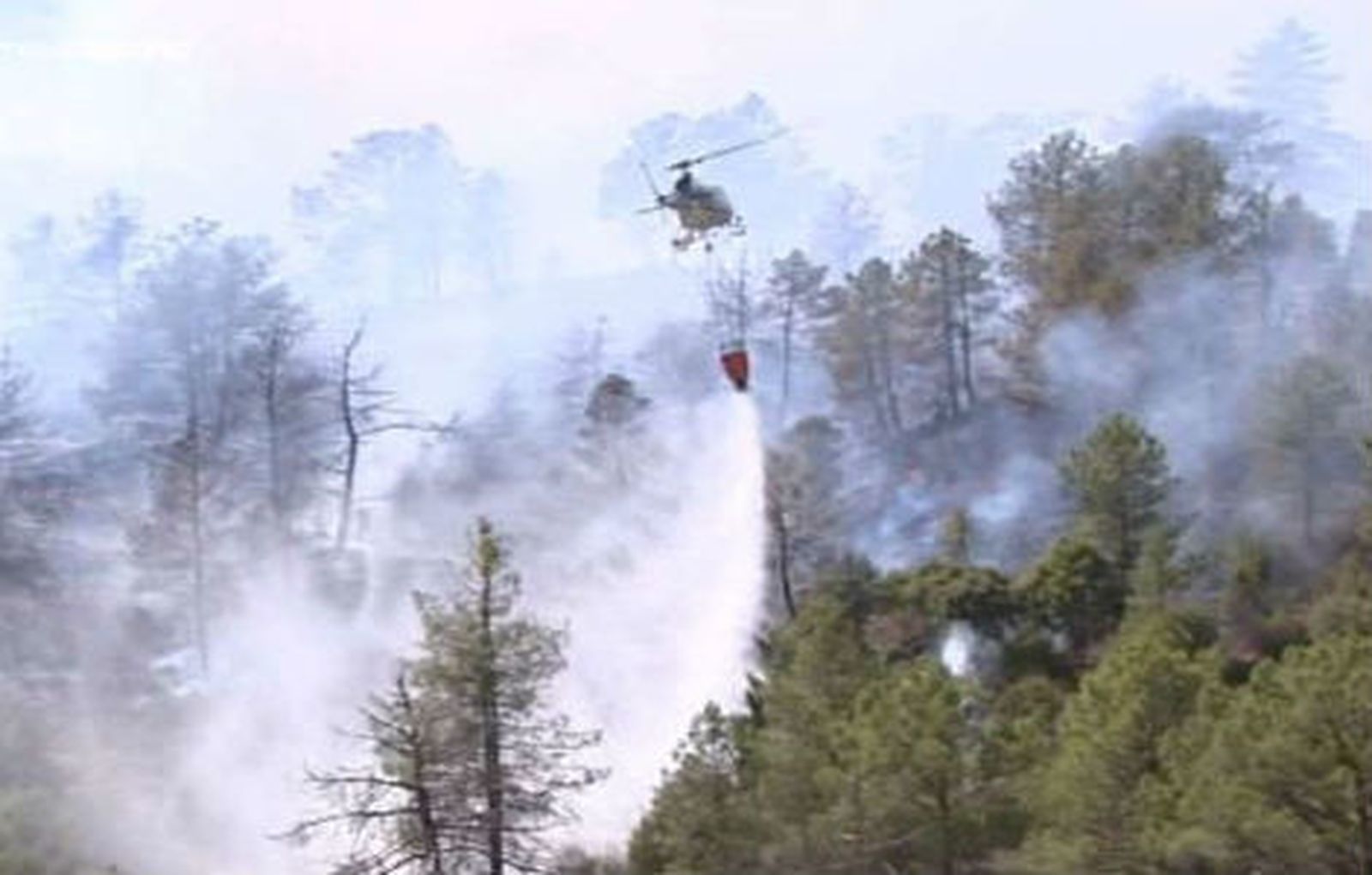 Se reactiva el incendio forestal de Aragón cuando ya estaba controlado