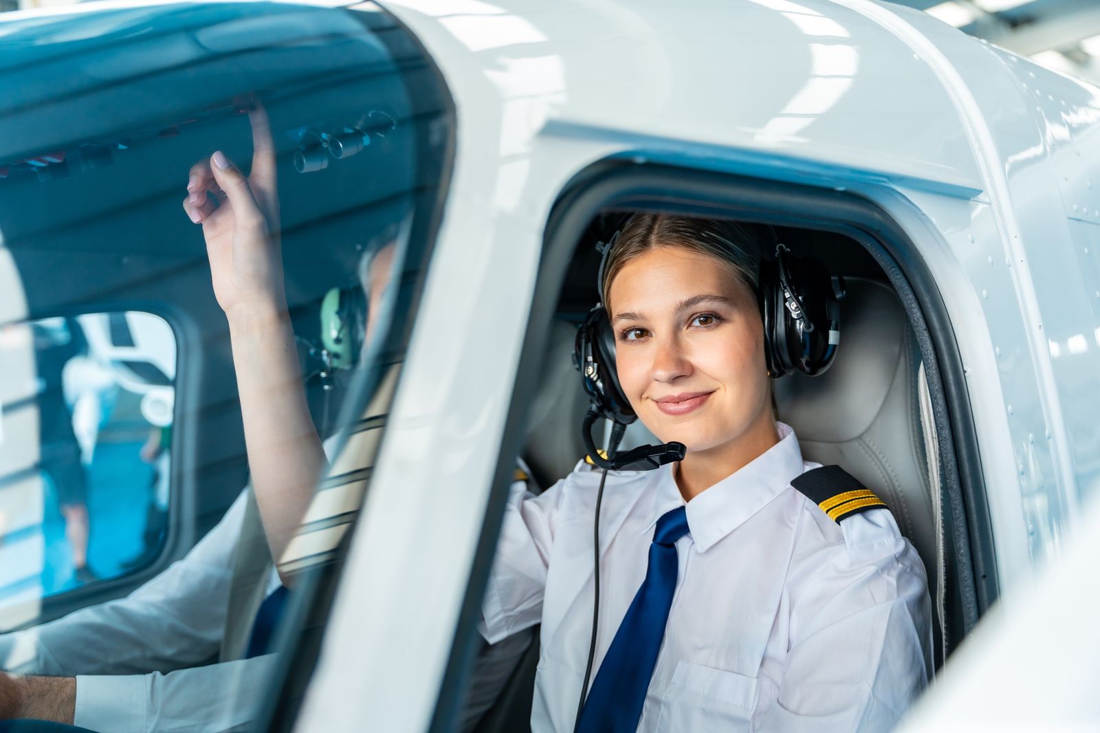 Sota, caballo y reina: la mujer en el sector aéreo