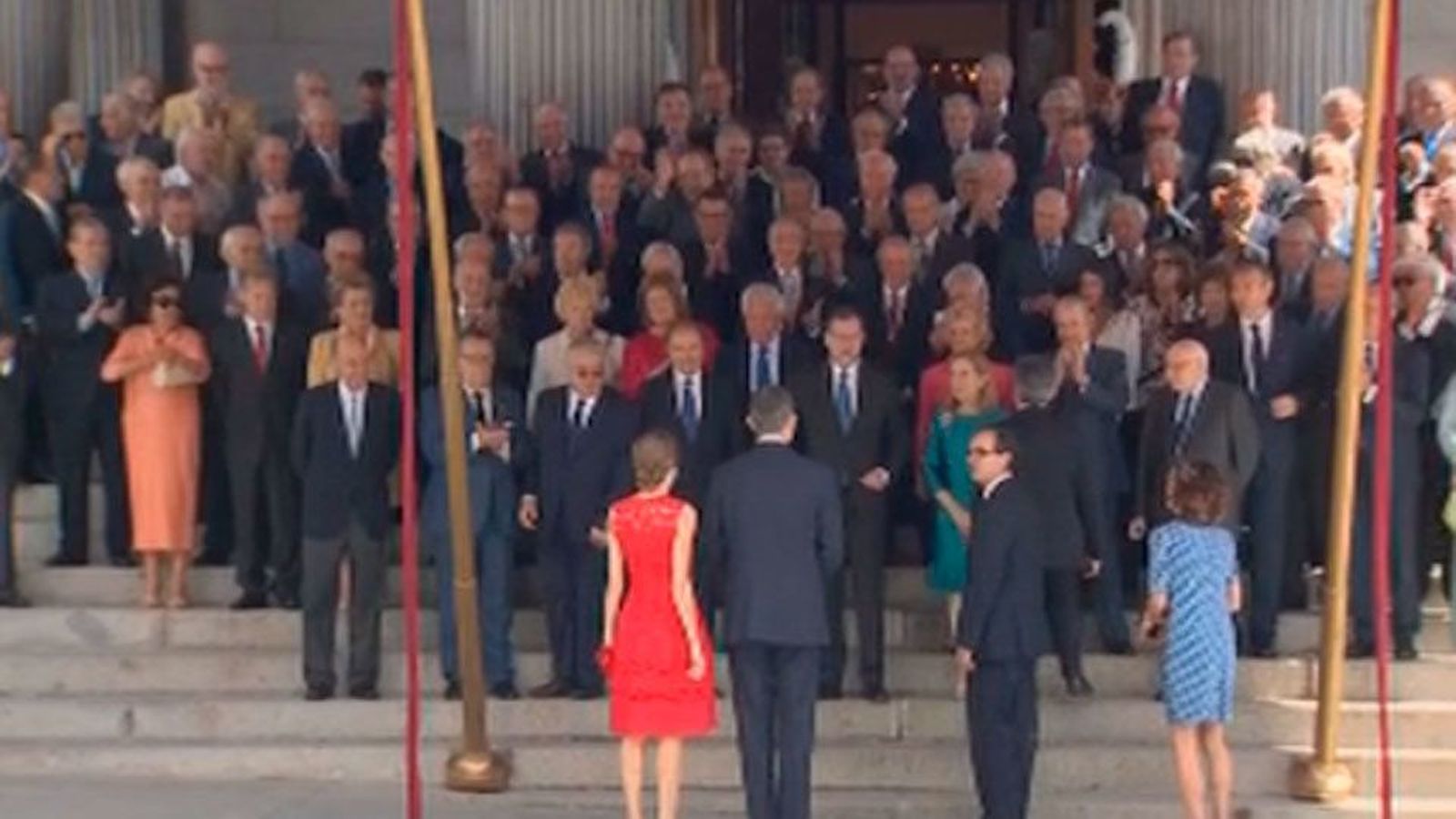 Todos los partidos creen que Don Juan Carlos debió estar en el homenaje a los constituyentes