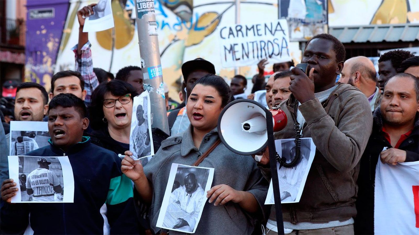 Una concentración en Lavapiés recuerda a Mbaye como "víctima del racismo institucional"