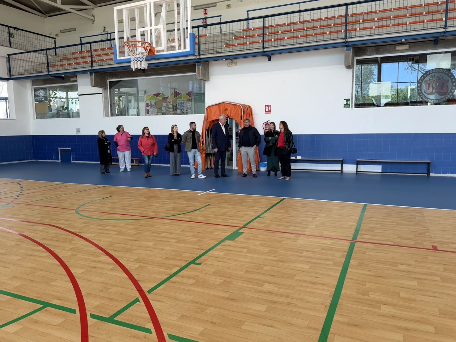 Visita institucional a las obras de mejora del polideportivo municipal de Casarrubuelos