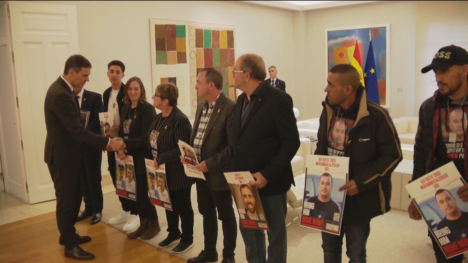 Sánchez y el Rey se reúnen con familiares de rehenes israelíes en manos de Hamás