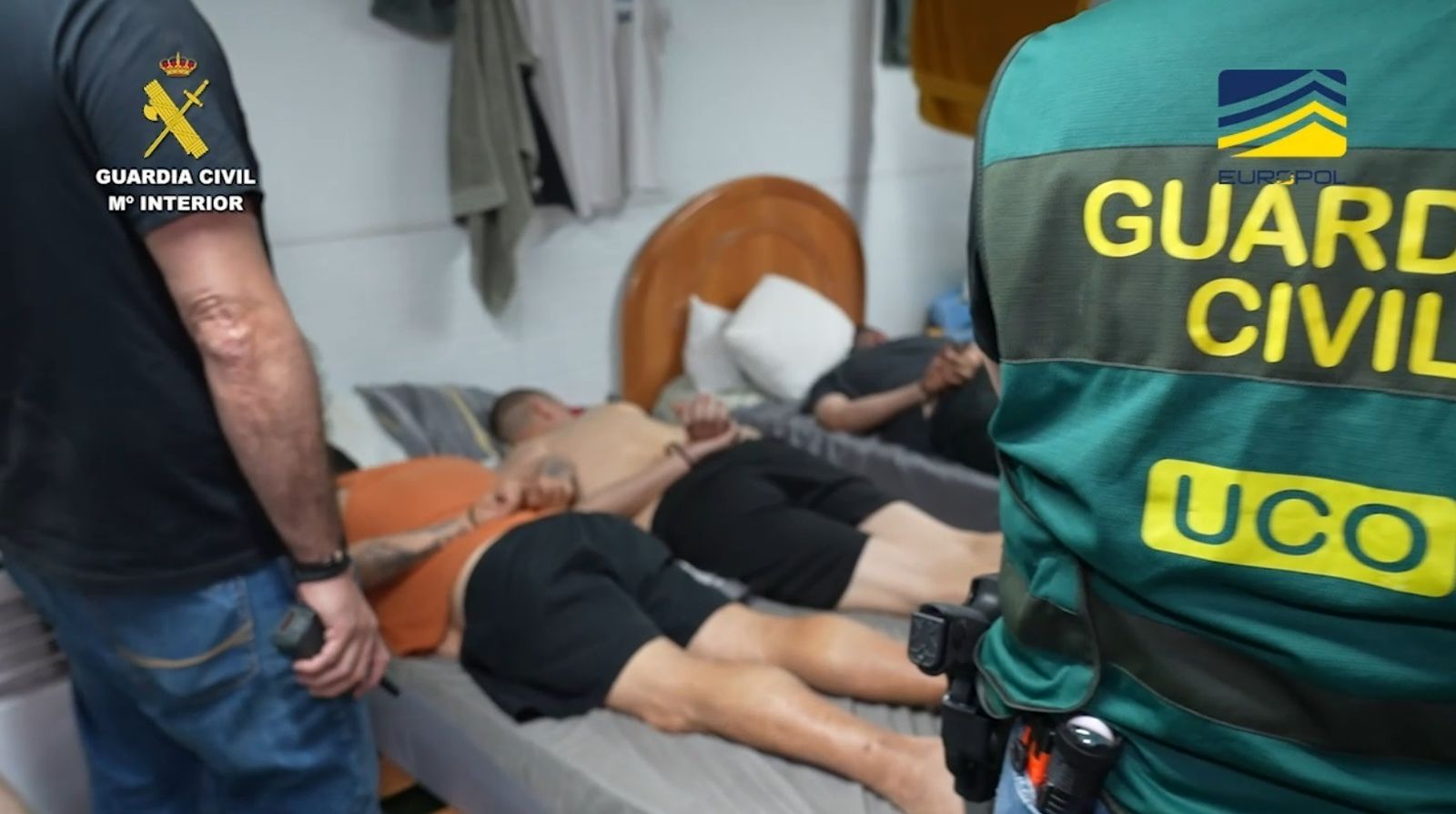 La UCO de la Guardia Civil desmantela seis fábricas ilegales de tabaco con 50 detenidos y 23 registros en varias provincias