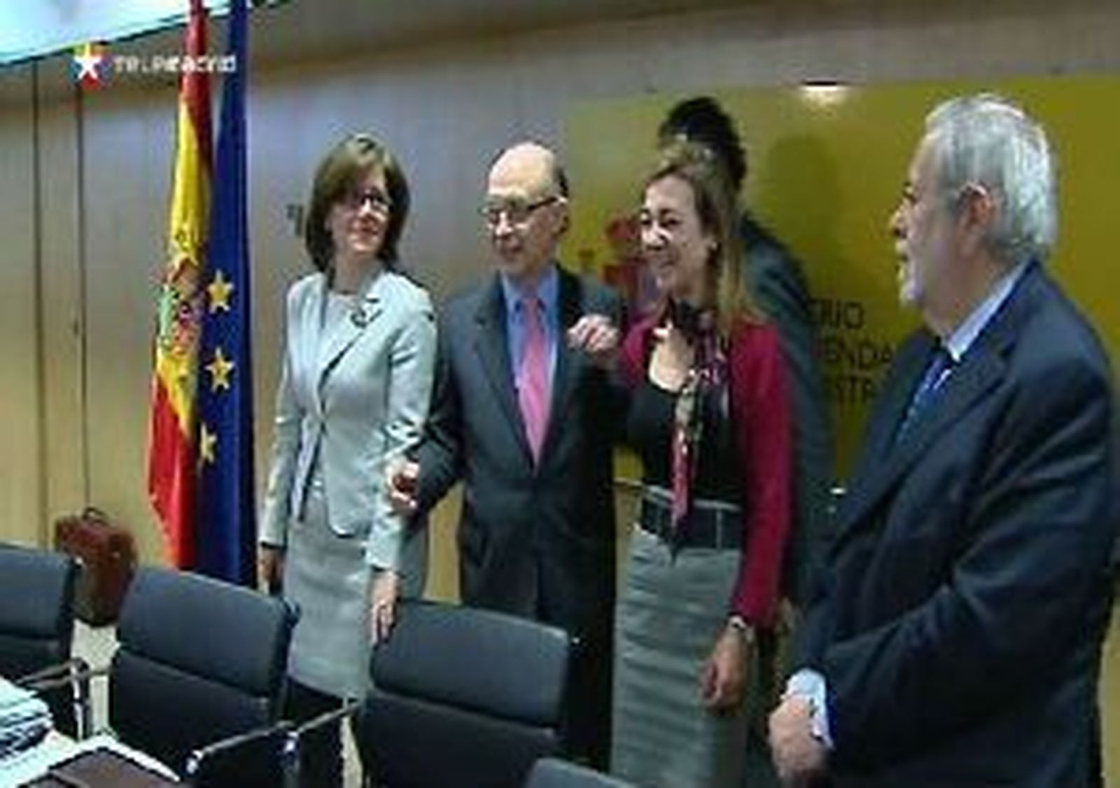 Hacienda descarta debatir sobre el déficit y acusa a Andalucía de poco rigor
