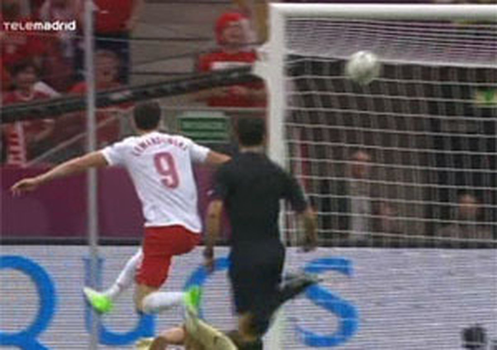 El primer gol de la Eurocopa de Lewandowski