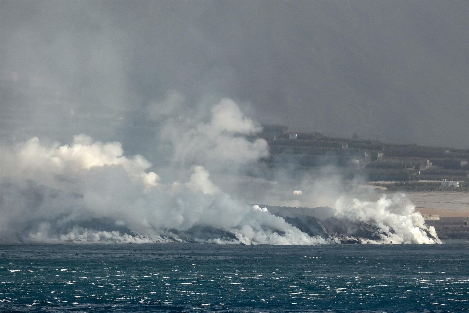 La calidad del aire de La Palma empeora, pero los vientos alisios ayudan a alejar los gases tóxicos