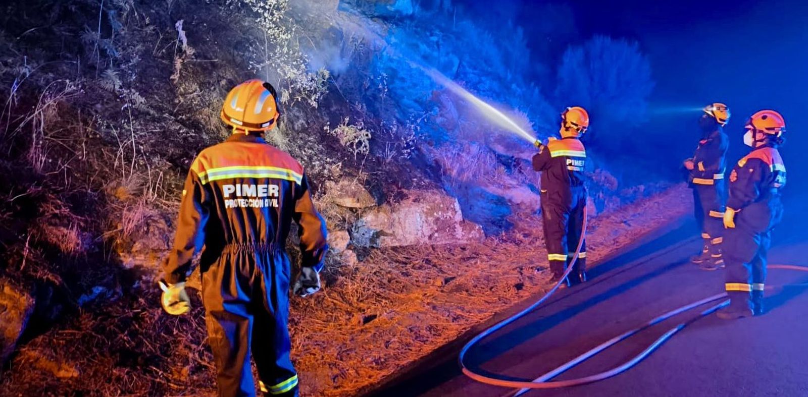 Efectivos del PIMER de Pinto en un incendio forestal en Ávila, en agosto de 2025