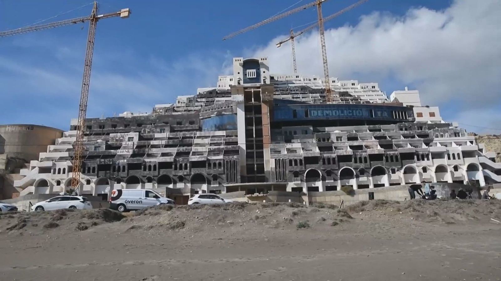 El Gobierno abre el proceso de expropiación y derribo del hotel ‘El Algarrobico’, en Carboneras (Almería)