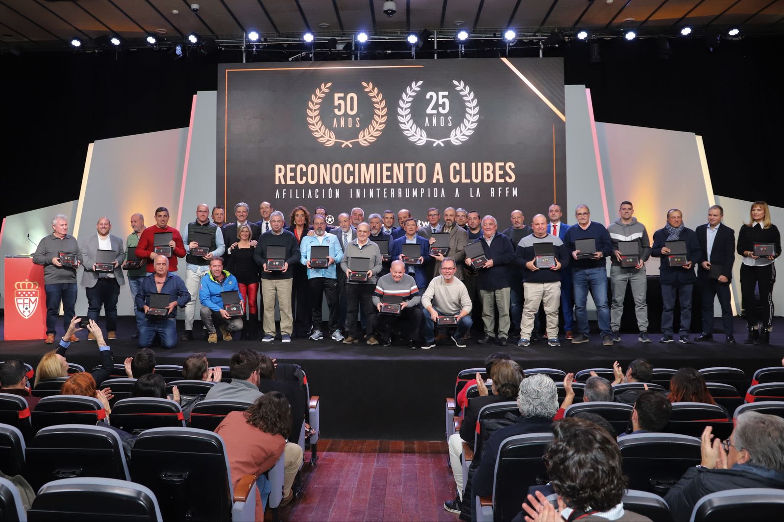 Homenajea a los clubes con 25 y 50 años de afiliación
