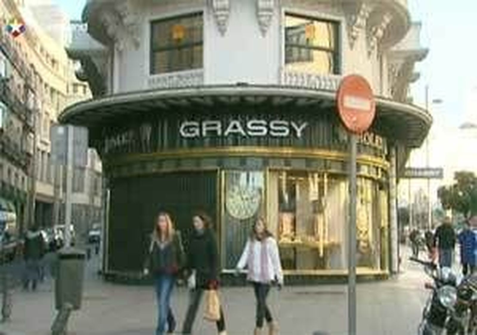 La banda del extintor reaparece con un intento frustrado de alunizaje contra una joyería en plena Gran Via
