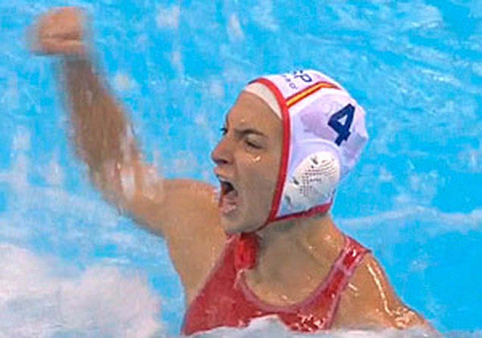Jennifer Pareja celebra un gol en el partido de la Selección ante Hungría