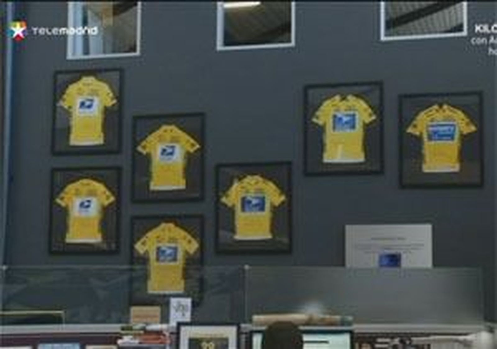 Lance Armstrong borra en su Twitter toda referencia a sus siete Tour