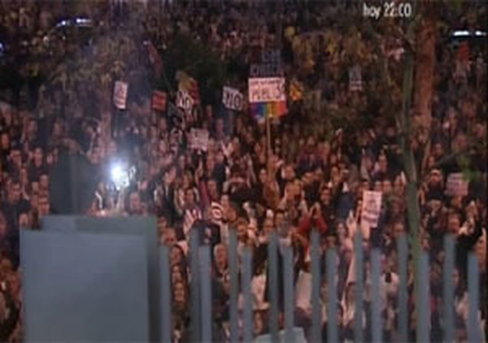 Imágenes de la manifestación frente a la Asamblea