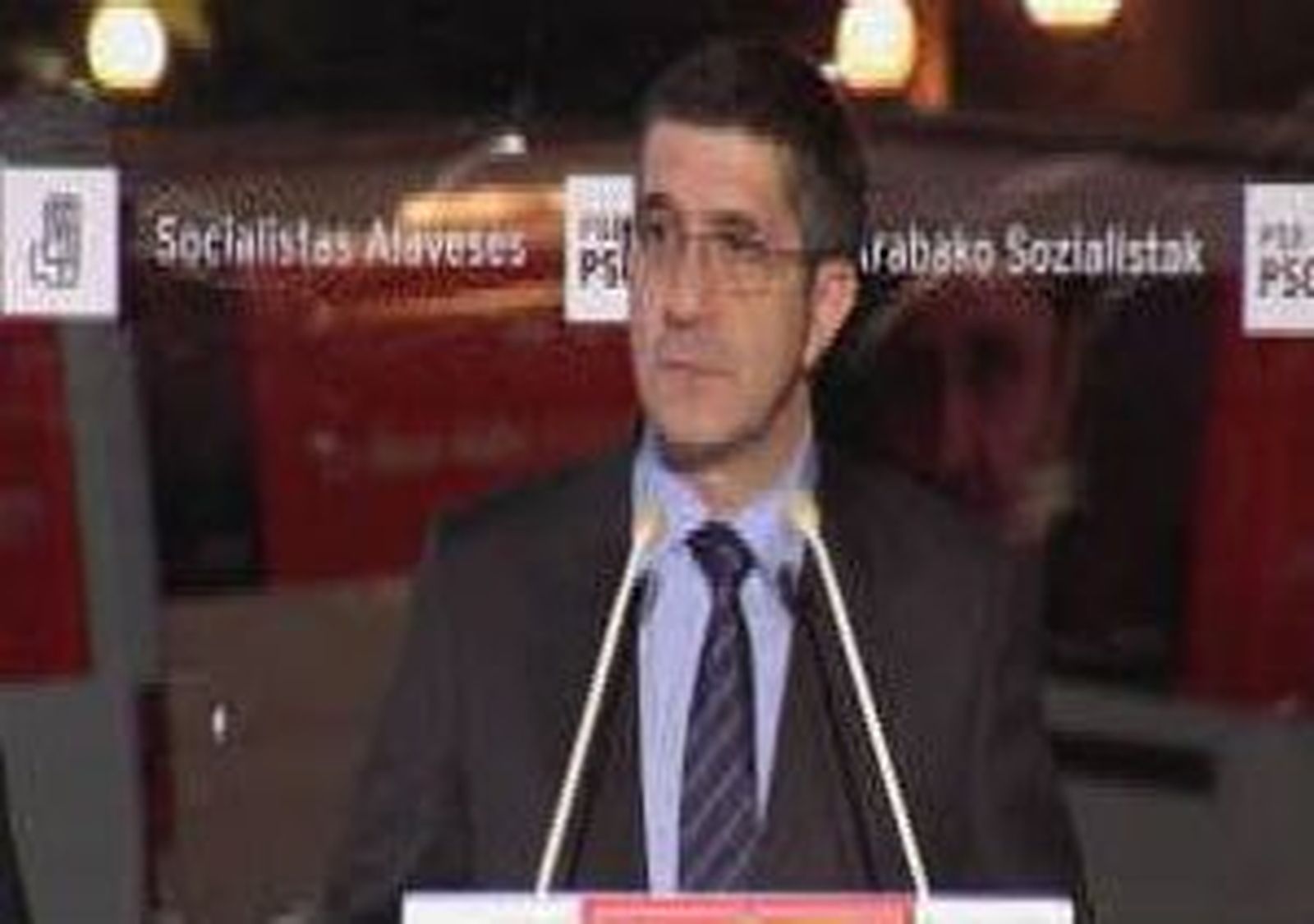 Patxi López insiste en la "necesidad" de llevar a cabo otro tipo de política penitenciaria