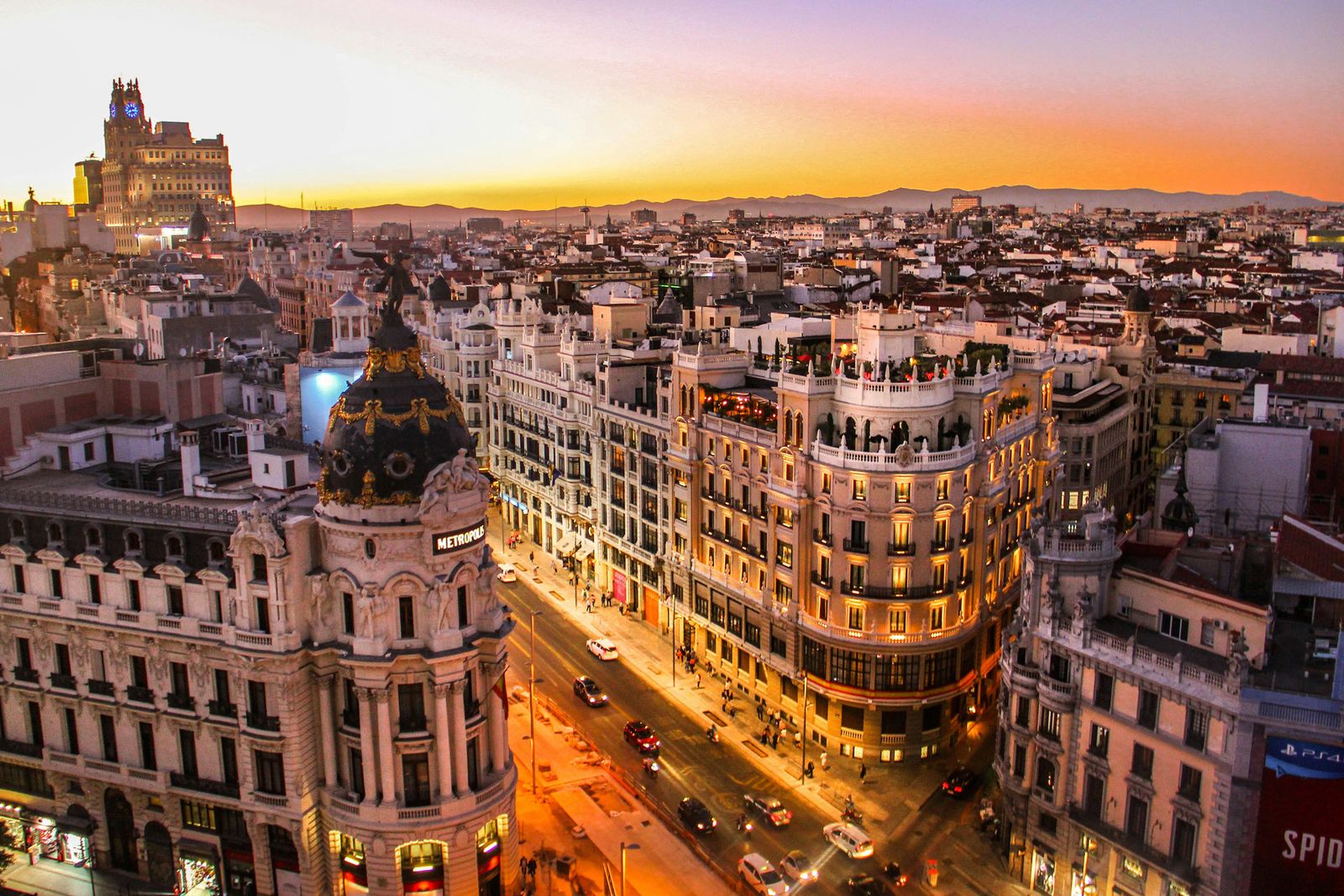 La Gran Vía al atardecer