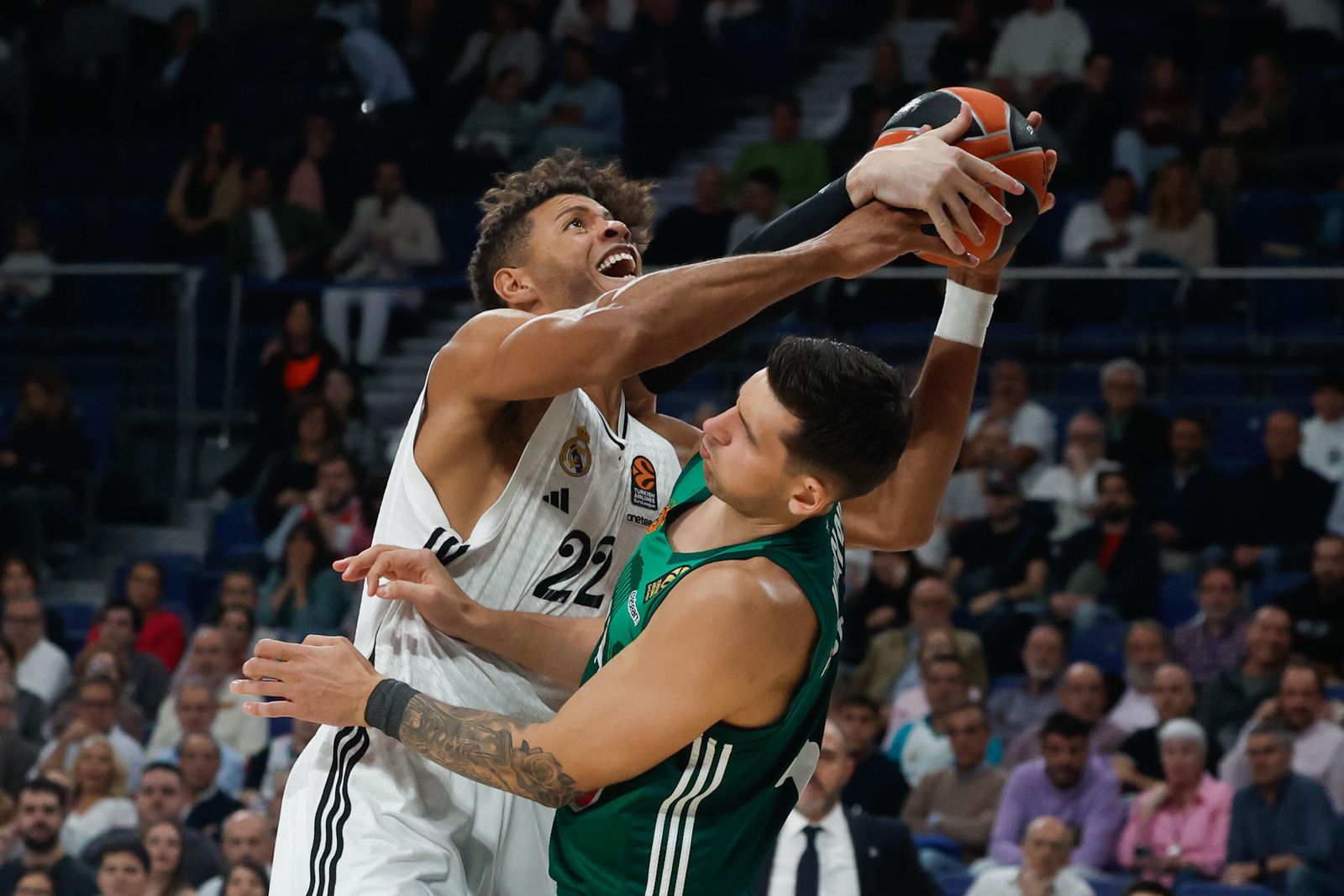 Tavares ante el Panbathinaikos
