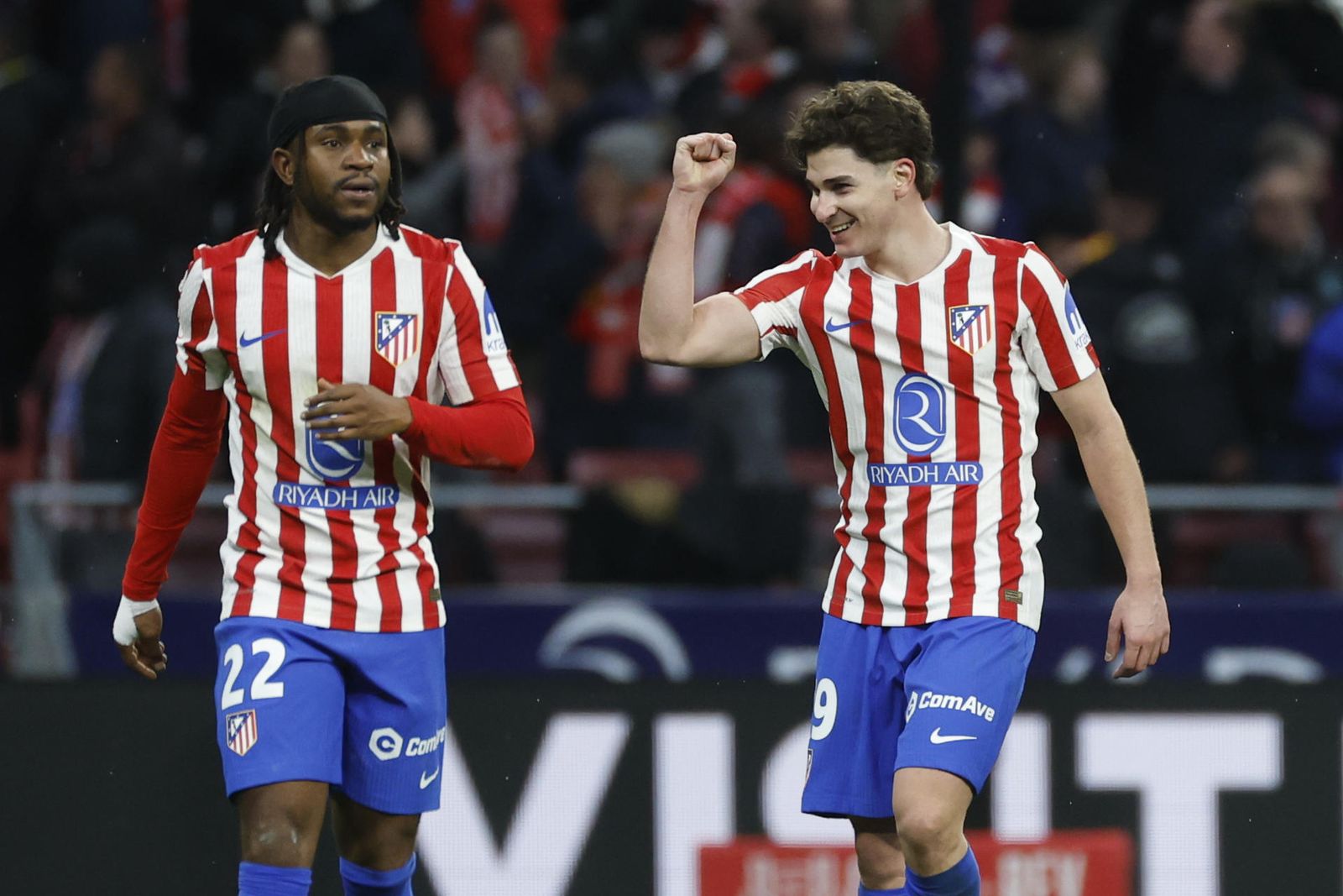 Lookman y Julián Alvarez