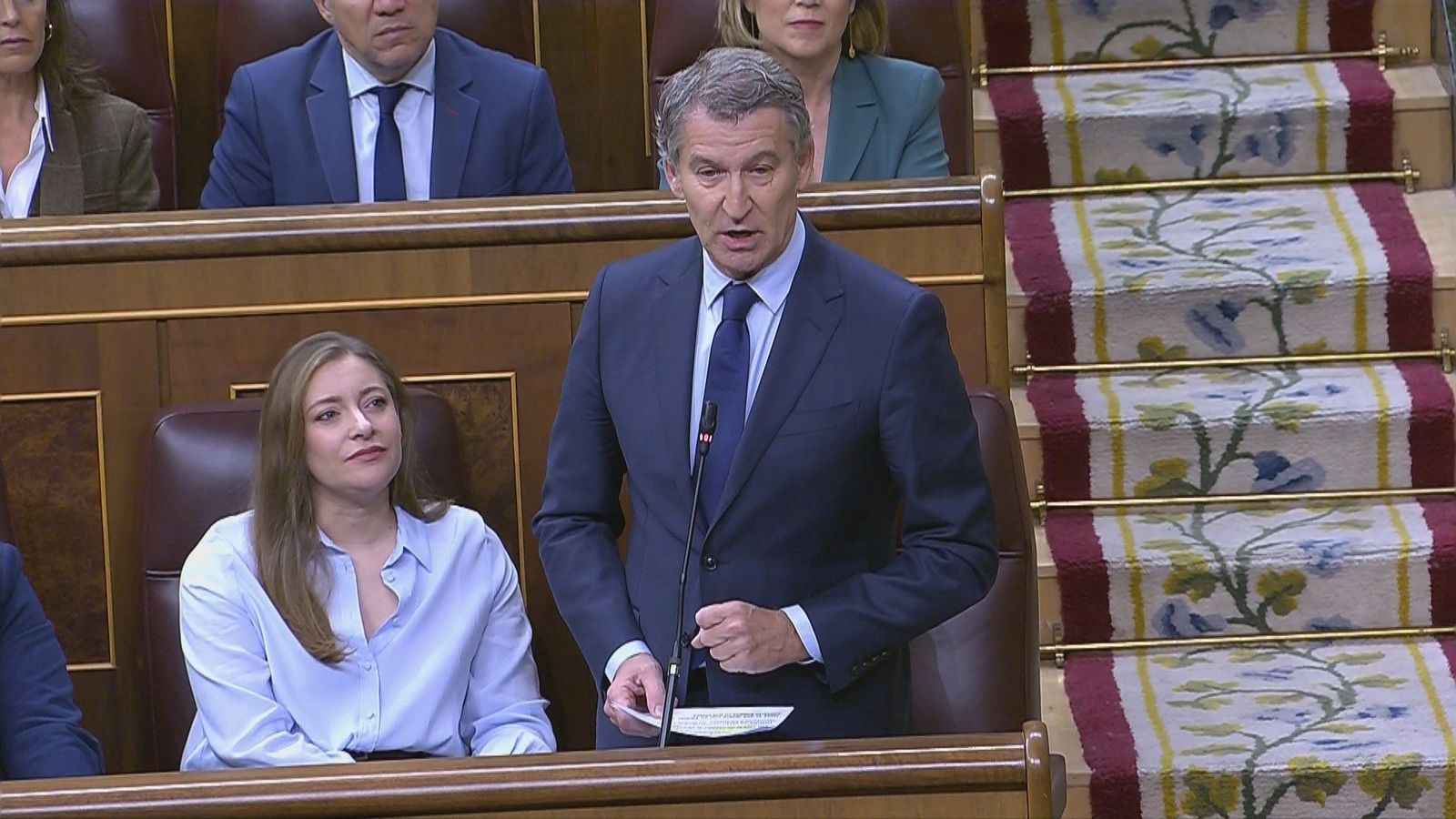 Feijóo acusa a Sánchez de hacer de Ferraz una "cloaca" y haberla llevado a La Moncloa