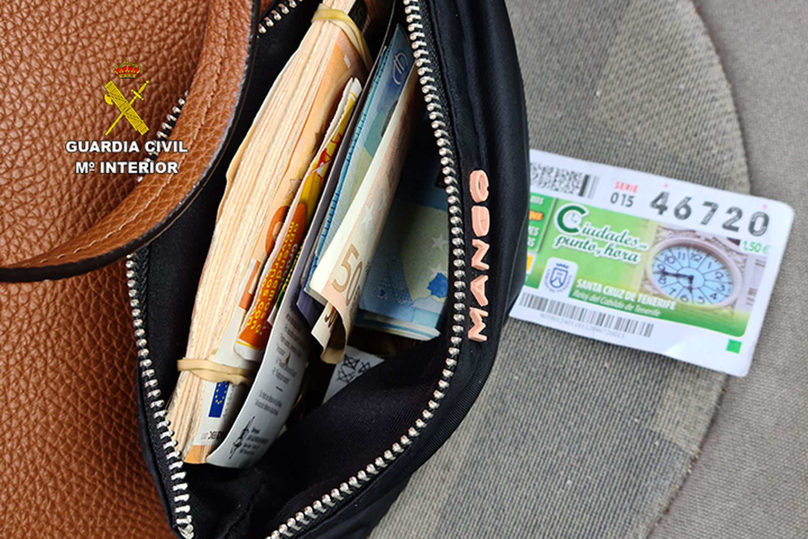 Dinero en metálico incautado a los estafadores de personas mayores