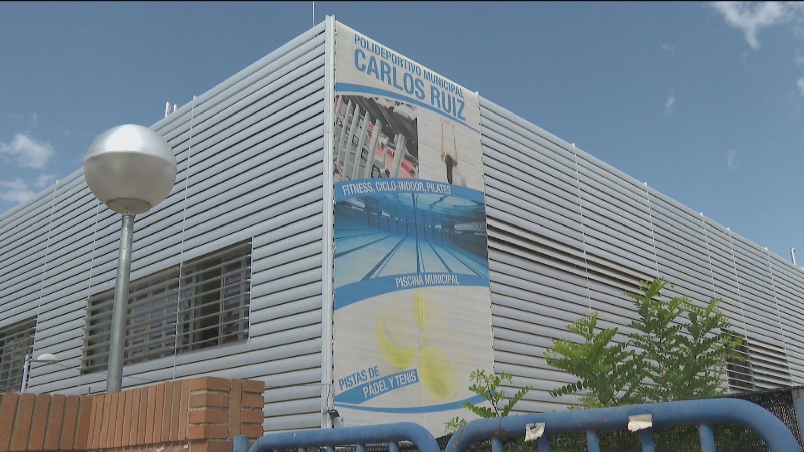Los vecinos de Aravaca se quejan por quedarse sin acceso a la piscina de Pozuelo de Alarcón