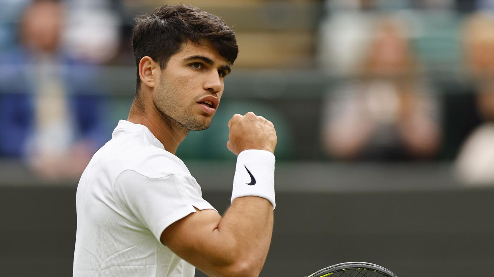 Carlos Alcaraz pasa a tercera ronda de Wimbledon