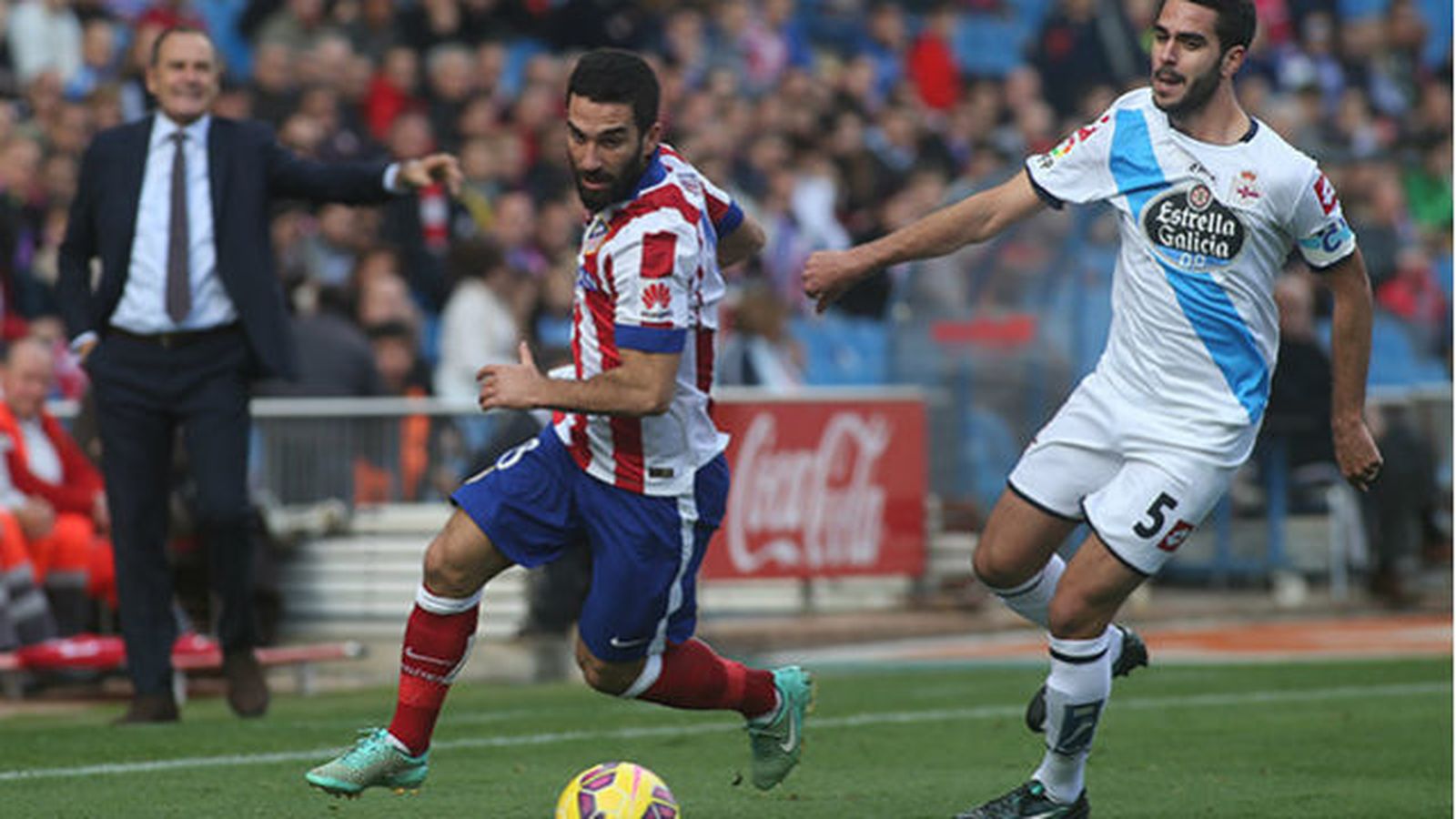Arda Turan ante el deportivo