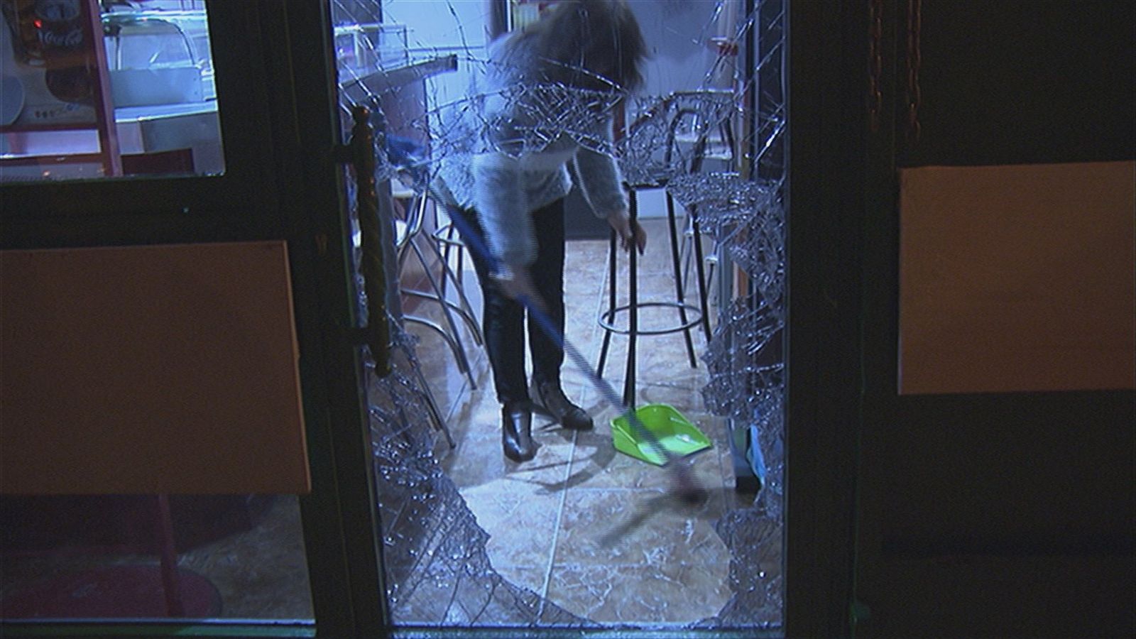 Sorprendidos por los dueños mientras intentaban robar un bar a mazazos en el barrio del Pilar