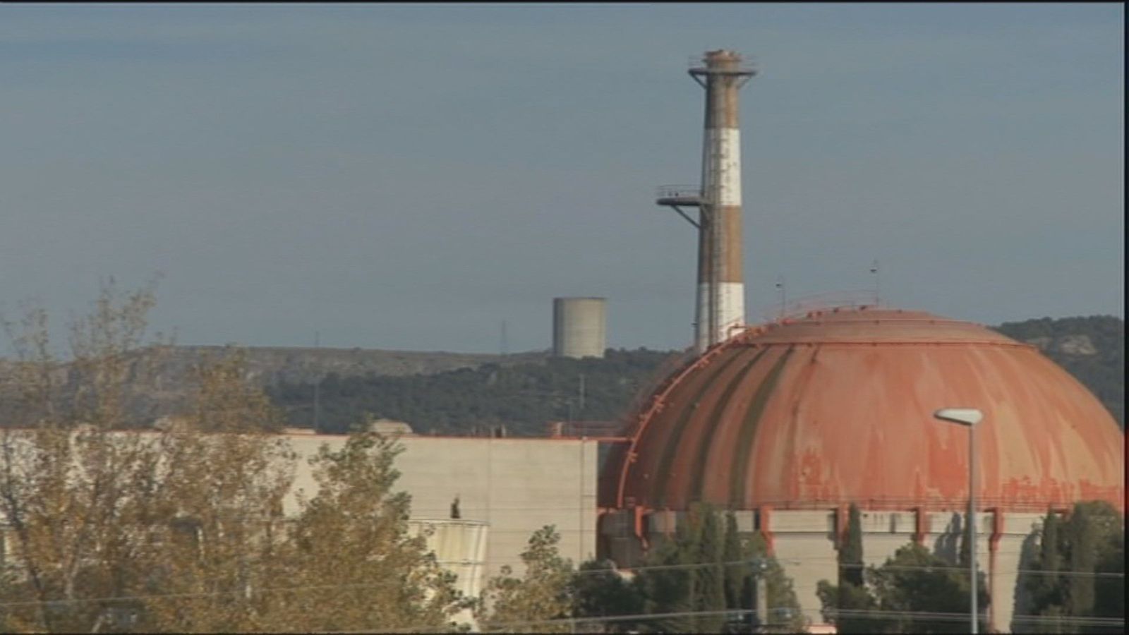 La oposición carga contra el intervencionismo del Gobierno para bajar el precio de la luz
