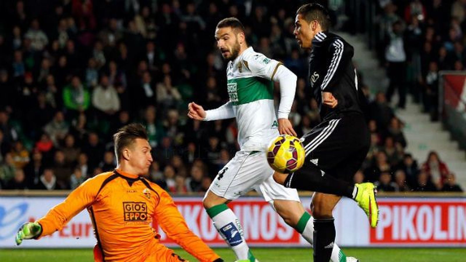 0-2. El Real Madrid, más líder tras ganar al Elche