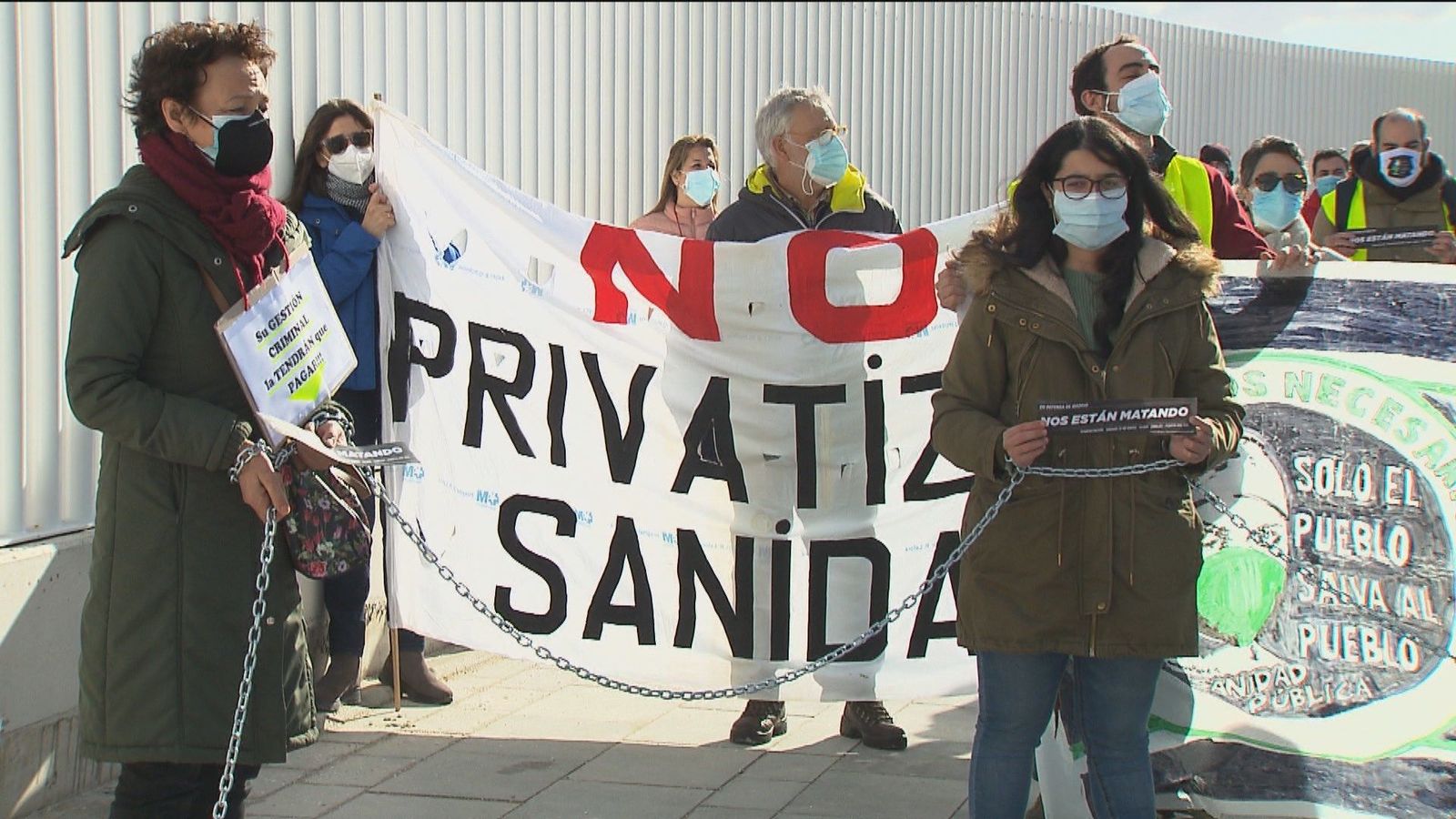 Nueva protesta de sanitarios ante el hospital Isabel Zendal