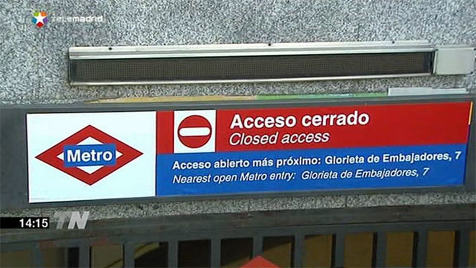 Cerradas por obras las estaciones de metro de Tribunal a Batán. Los usuarios se quejan de escasez de autobuses