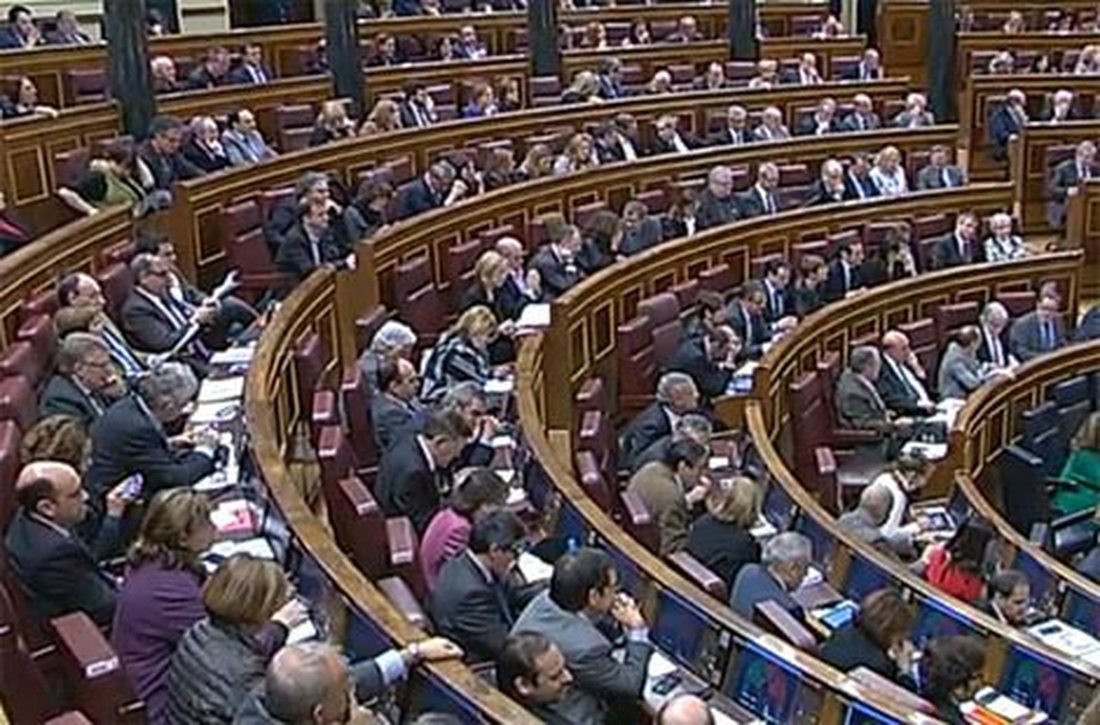 Congreso: cinco enmiendas contra la ley de abdicación pidiendo un referéndum