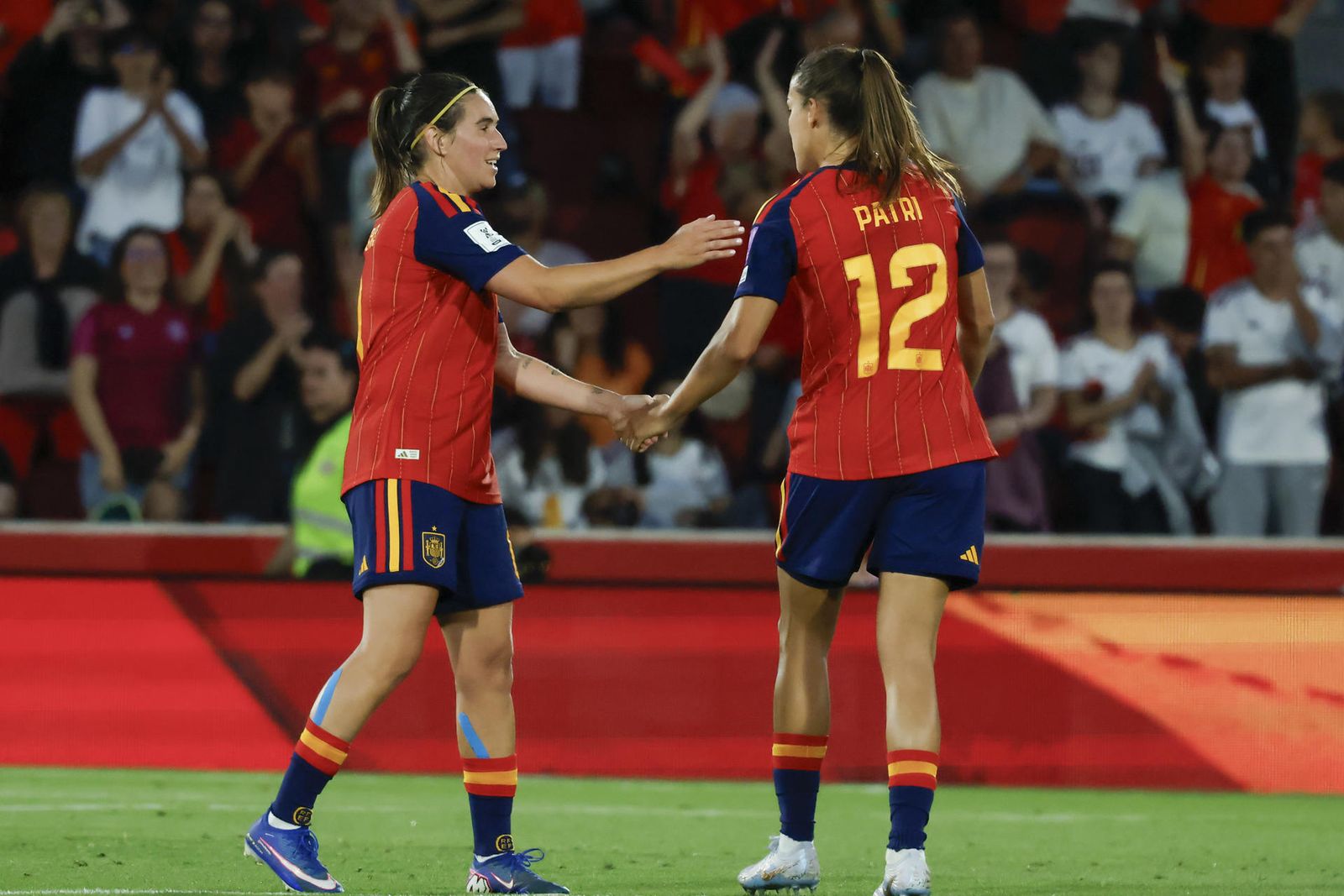 Mariona Caldentey y Patri Guijarro