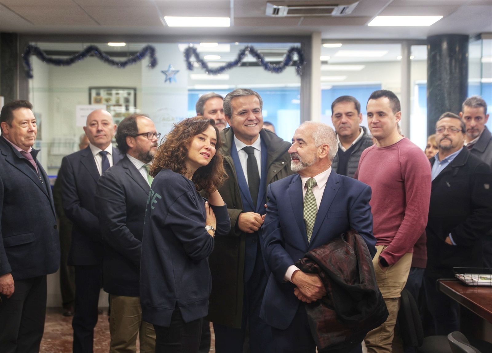 Ayuso ampliará el ‘taxi a demanda’