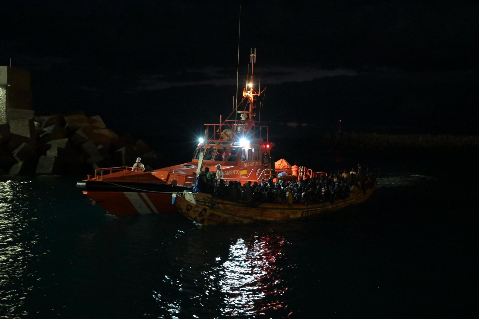 Salvamento Marítimo rescata en El Hierro 4 cayucos con más de 500 personas (FOTO DE ARCHIVO)