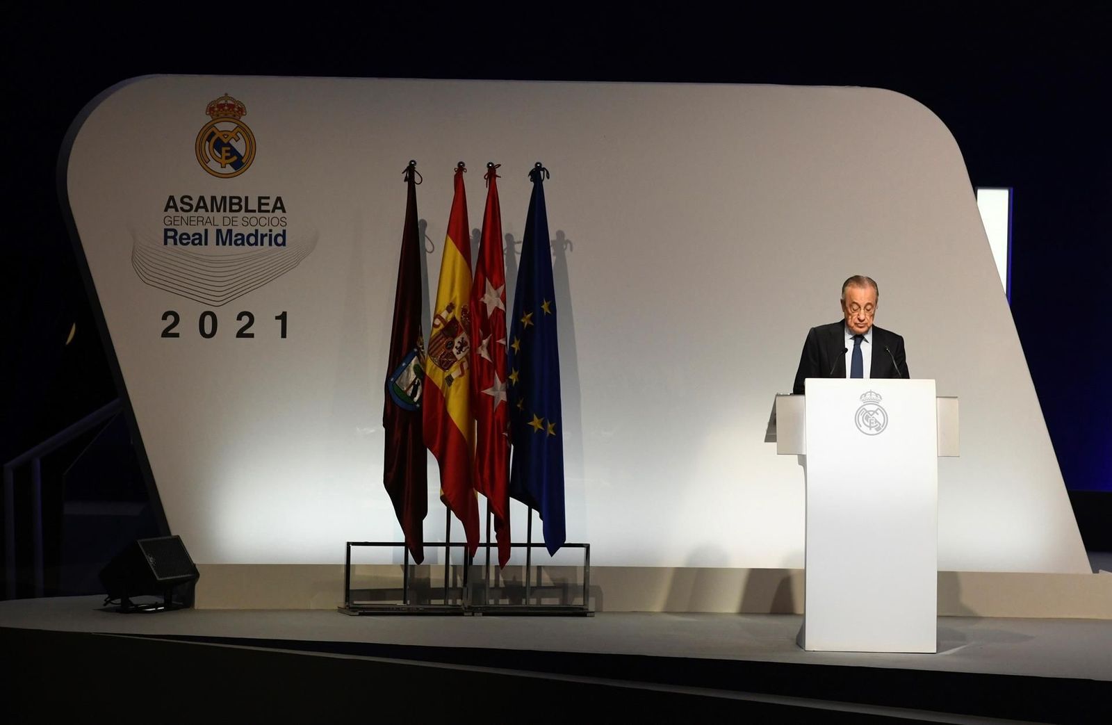 Florentino Pérez: "Igual hay que recordar a la UEFA quién es el Real Madrid"