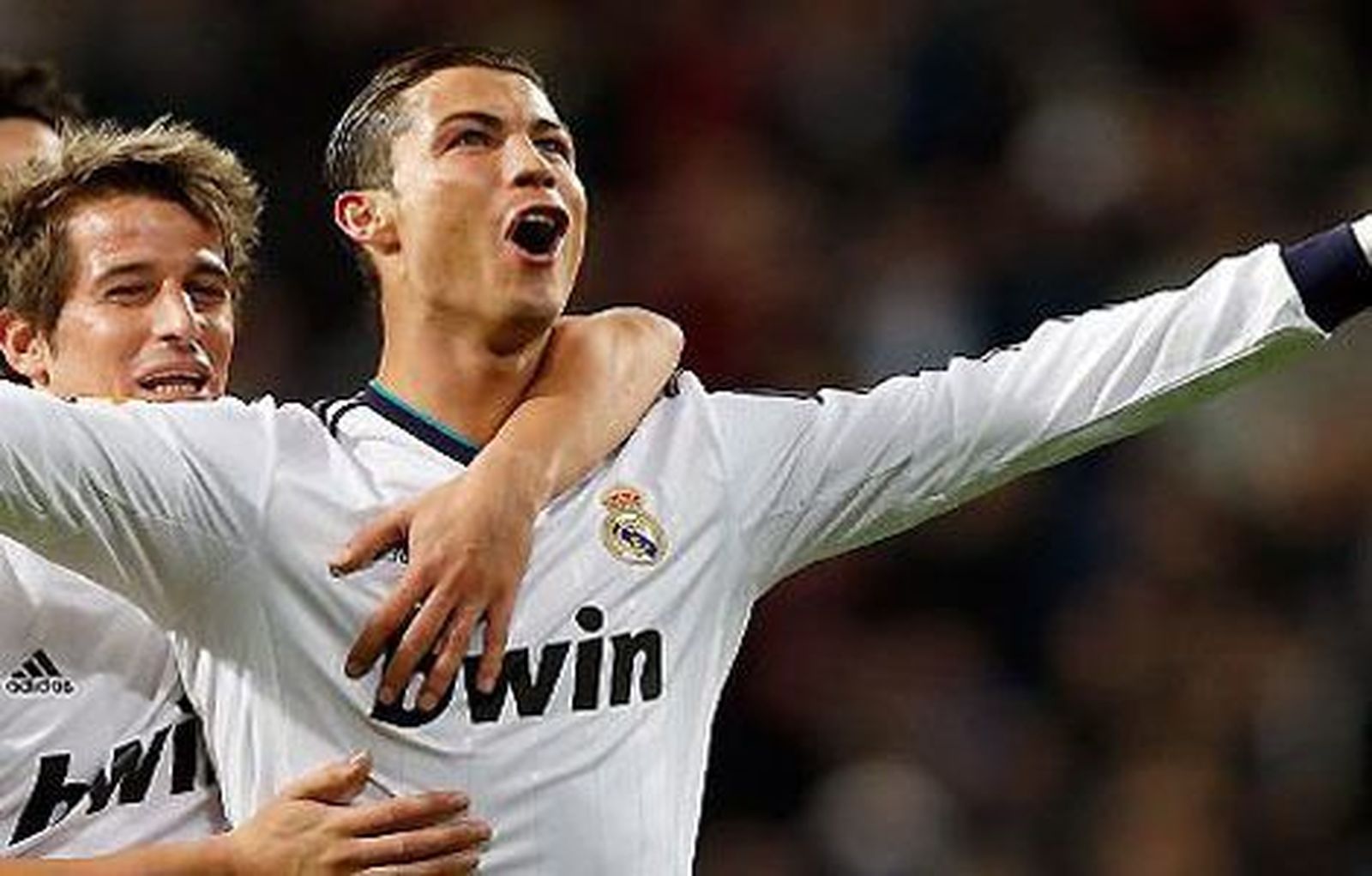 4-1. Ronaldo avisa al Manchester con un triplete al Sevilla