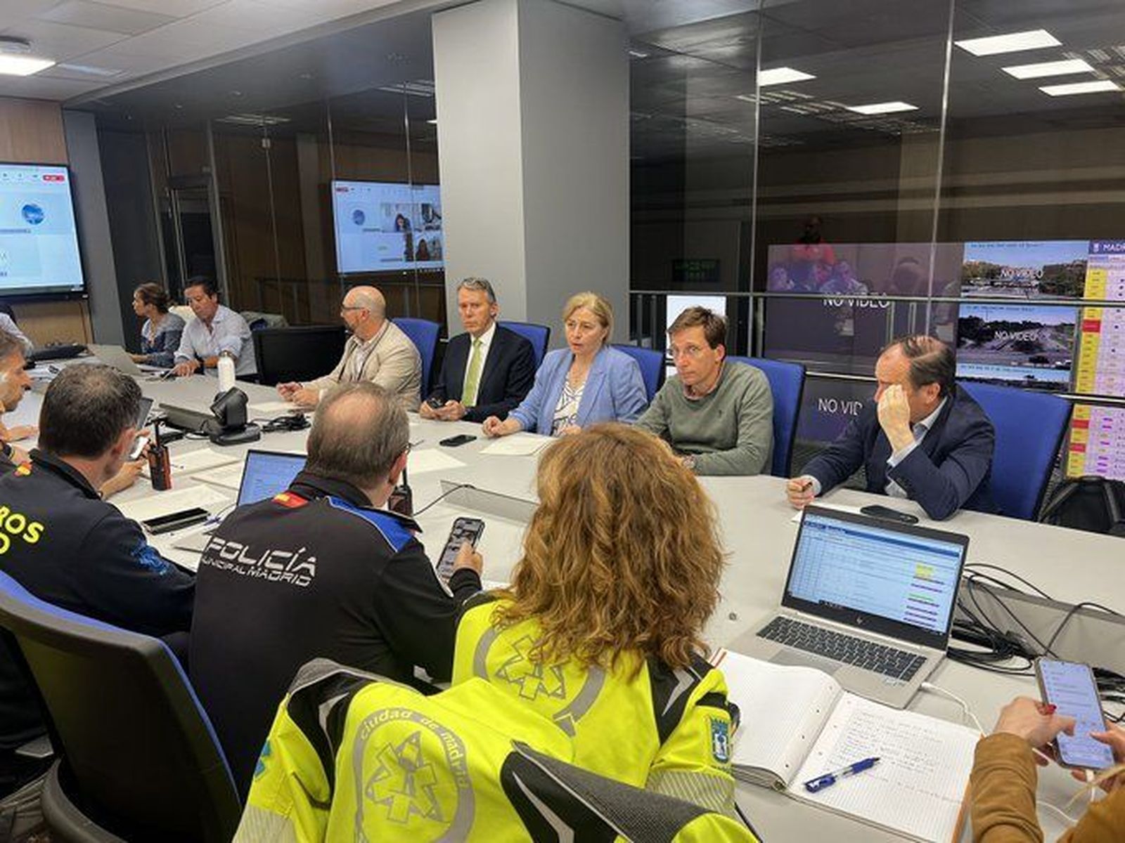 Almeida llama a reducir los movimientos en la capital y activa todos los recursos municipales