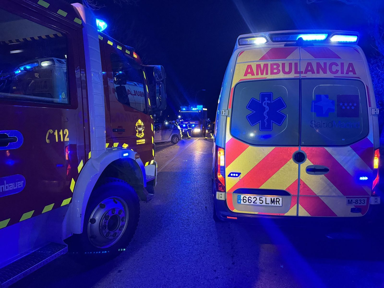 Siete heridos al impactar contra un árbol el coche en el que viajaban en Collado Villalba