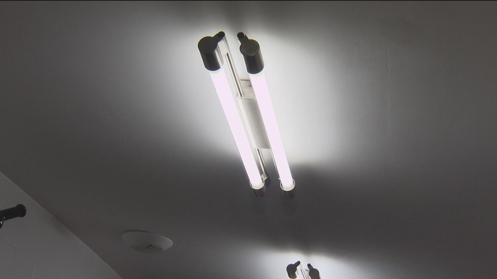 La luz se desploma este domingo hasta 79 euros el megavatio hora