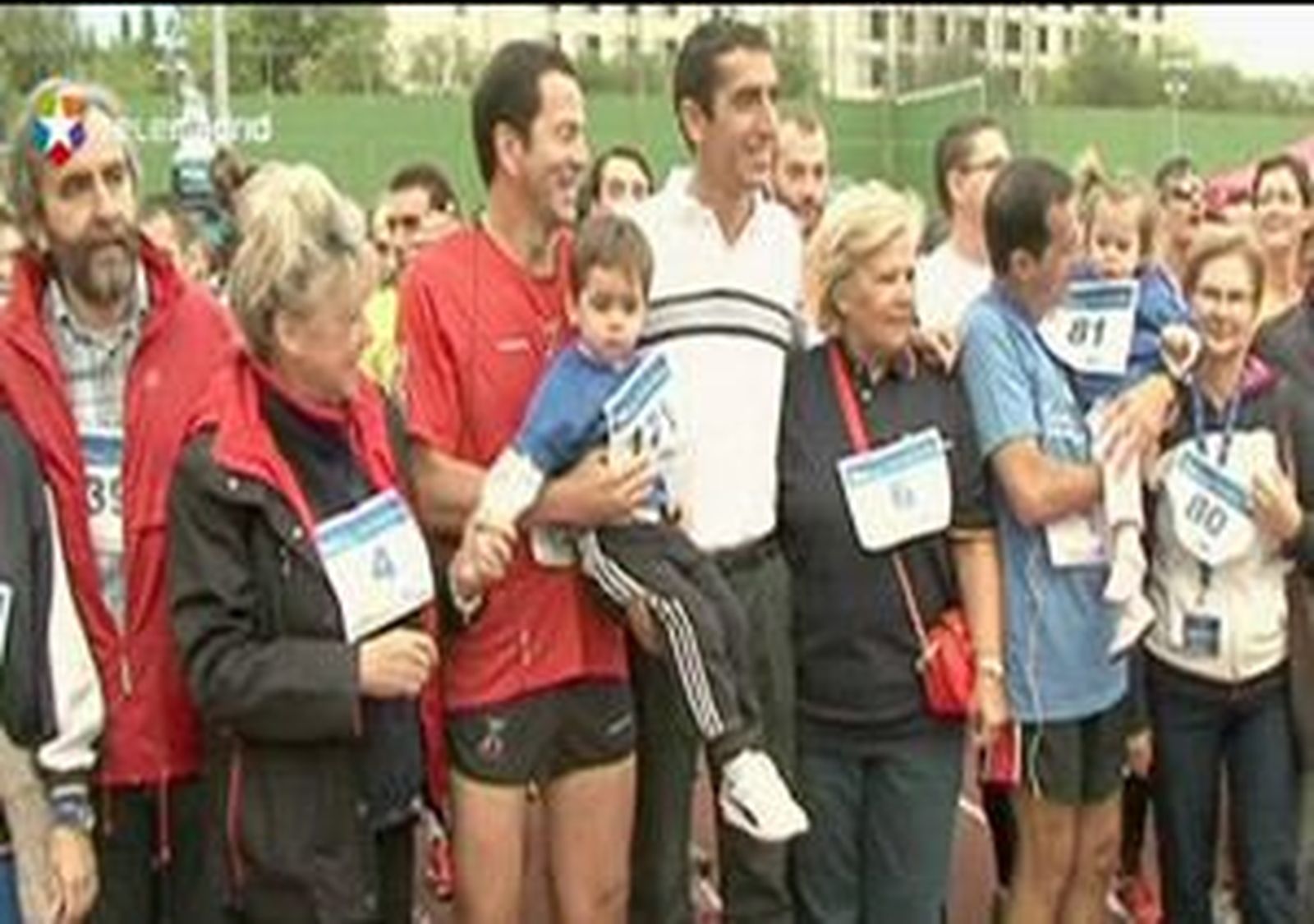 Victoria y Cavero corren en la carrera por  "la dignidad y la justicia" organizada por la AVT