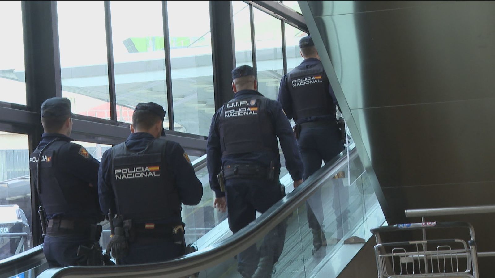 Policías en Barajas
