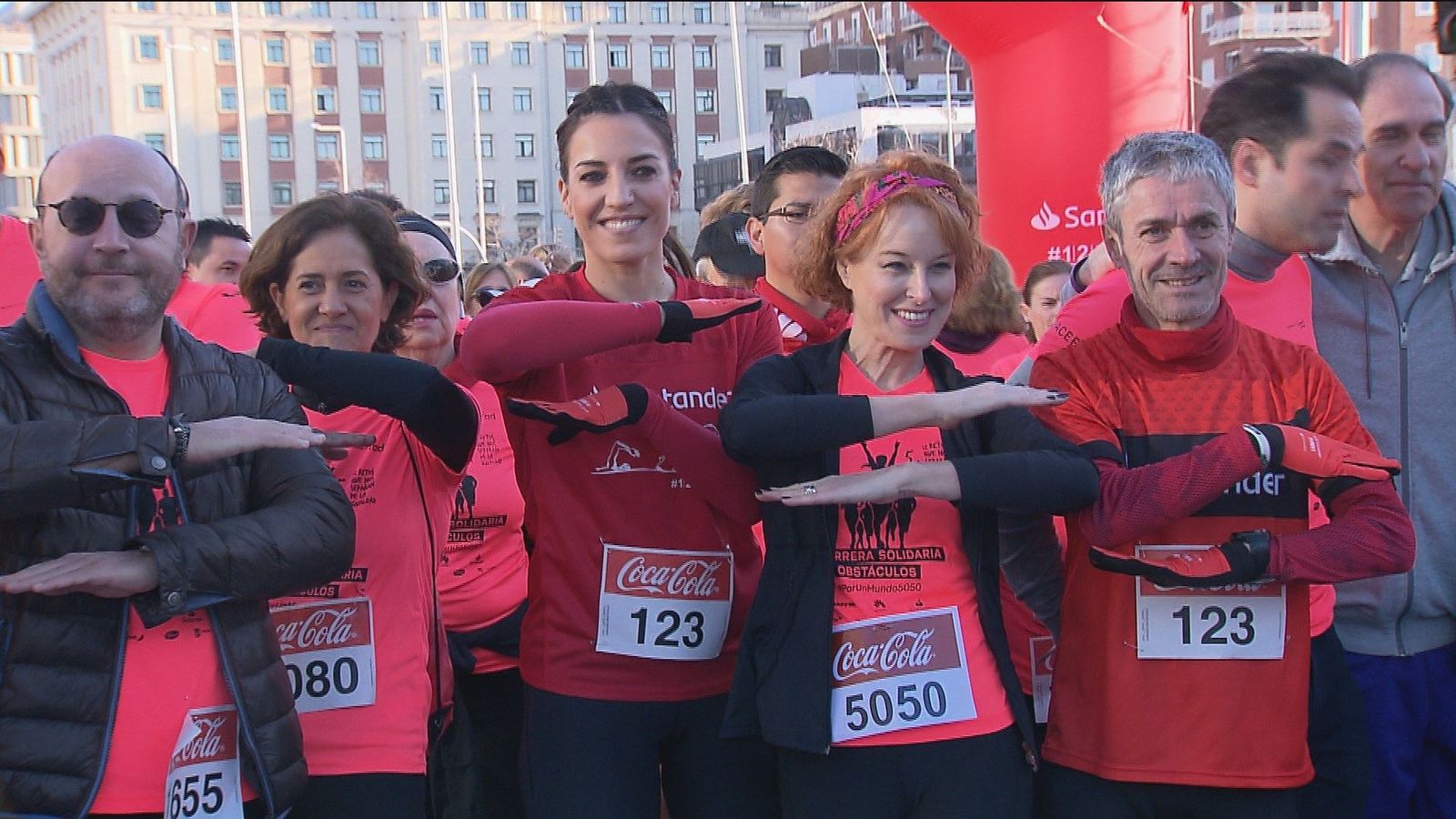Mil corredores superan obstáculos "PorUnMundo5050"