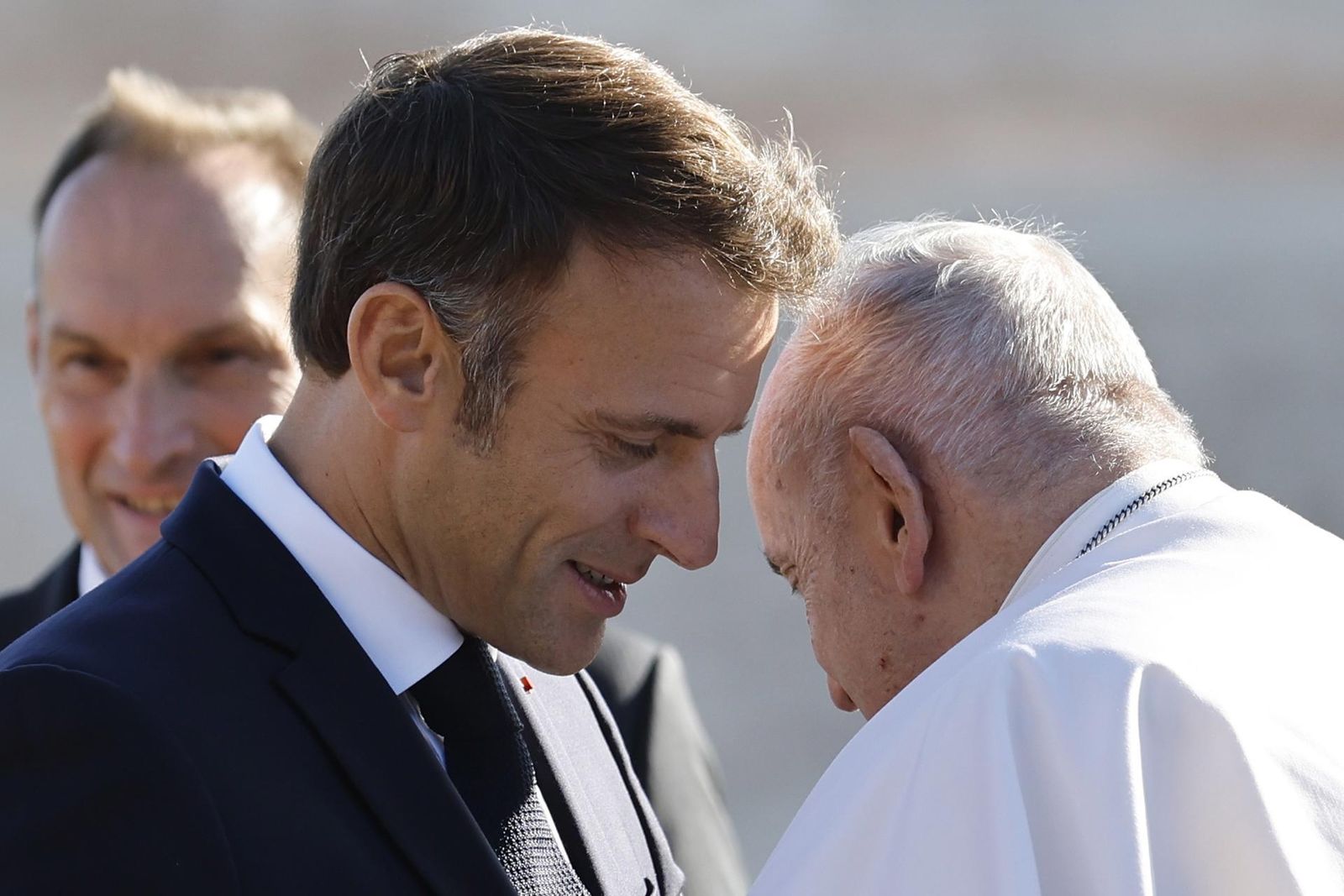 El Papa celebra una misa ante 50.000 personas en Marsella con la presencia de Macron